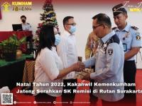 Natal Tahun 2022, Kakanwil Kemenkumham Jateng Serahkan SK Remisi di Rutan Surakarta